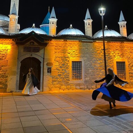 Ogień soby – siła duchowości i miłości w płomieniach Turcji